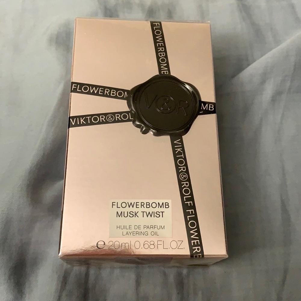 🆕new and sealed Viktor and Rolf flowerbomb musk twist